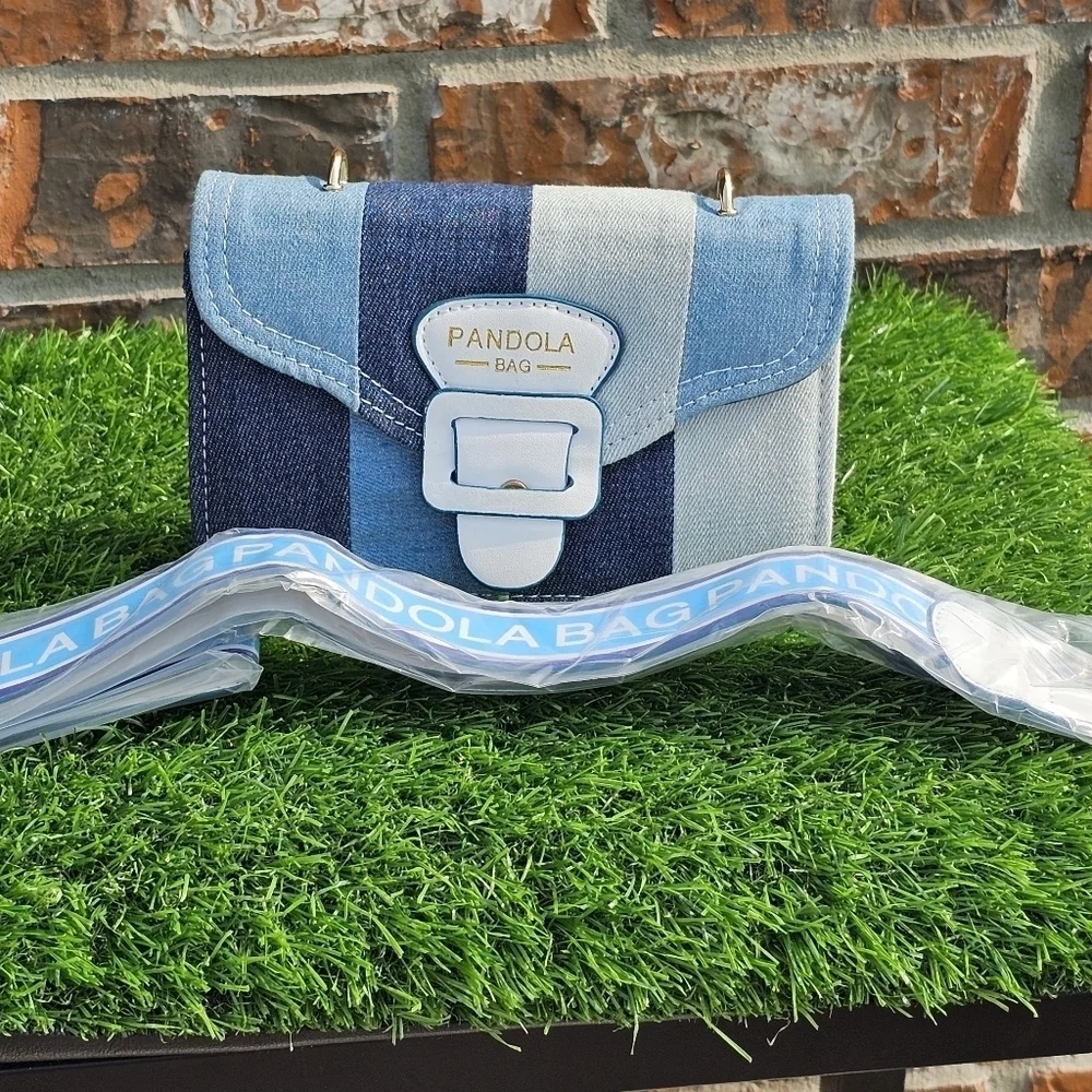 Blue Faux Denium Clutch/ Crossbody Purse/Bag ✨️New ✨️
